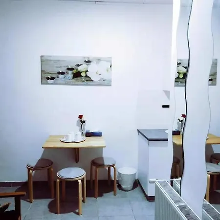 Cozy With Share The Bathroom And Kitchen Brussels