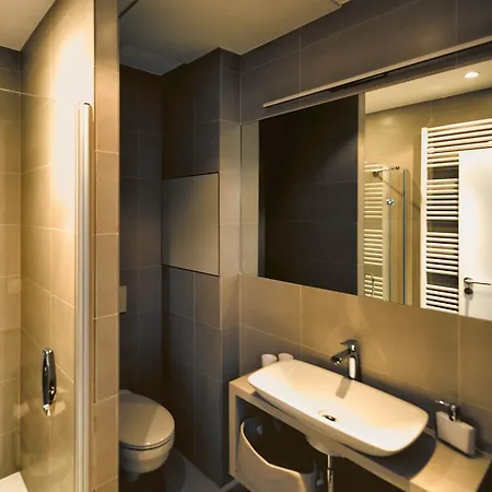 Aparthotel Charles - Louise