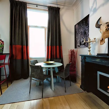 Aparthotel Charles - Louise *