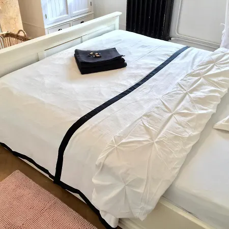 Calm, & Birdsong Homestay