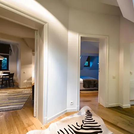Charles - Ambiorix Aparthotel