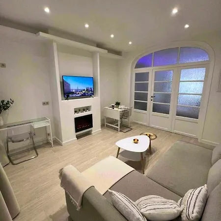 Apartment One Bedroom With View Jacuzzi And Furnished Balcony At Koekelberg Brussels