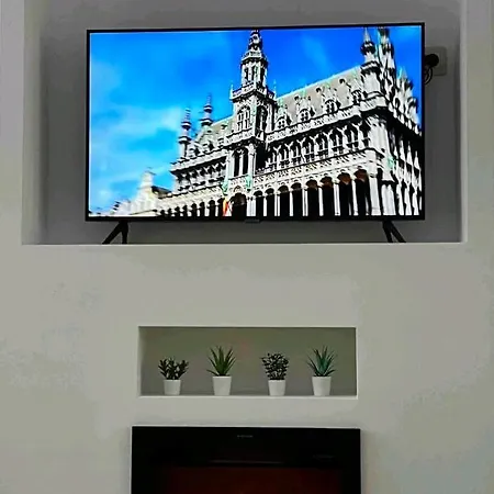 One Bedroom With View Jacuzzi And Furnished Balcony At Koekelberg Apartment