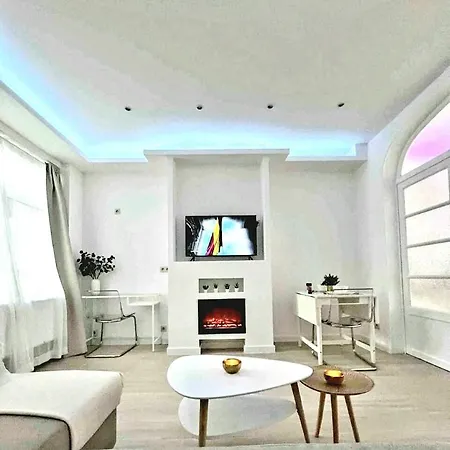 One Bedroom With View Jacuzzi And Furnished Balcony At Koekelberg * Brussels