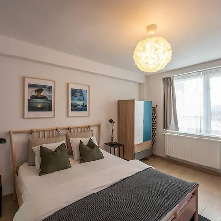 Superb 3 Bedroom & 3 Bathroom Duplex In Centre Brussels
