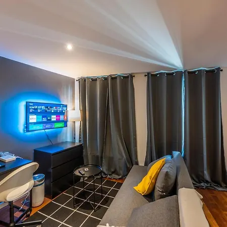 Sensational In Fantastic Location Apartment Brussels