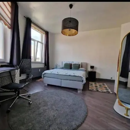 Ailes Center 3 Apartment *