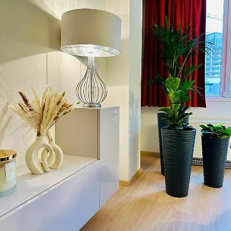 Urbanstay Grand Place Luxury Apartment