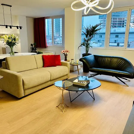 Urbanstay Grand Place Luxury Apartment