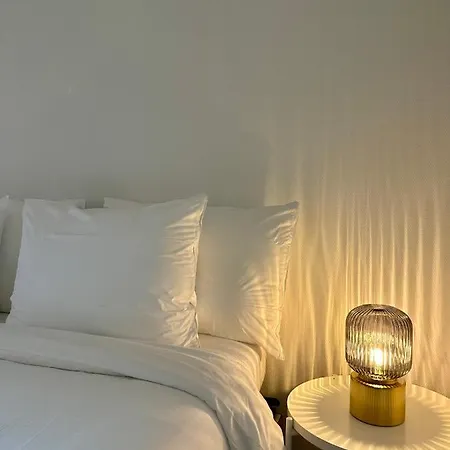 Urbanstay Grand Place Luxury Apartment *