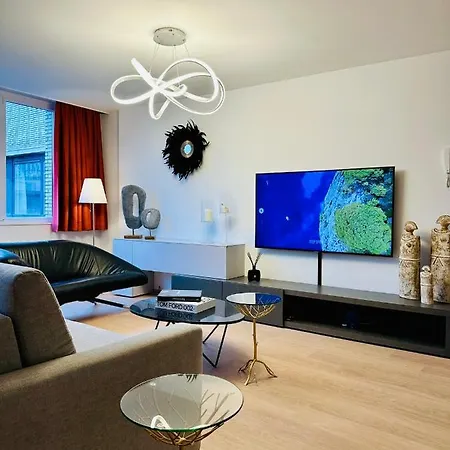 Urbanstay Grand Place Luxury Apartment