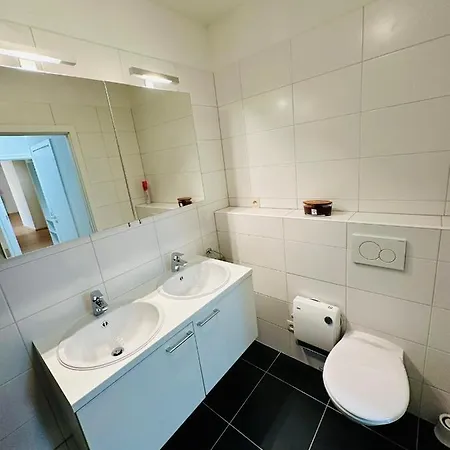 Urbanstay Grand Place Luxury Apartment *