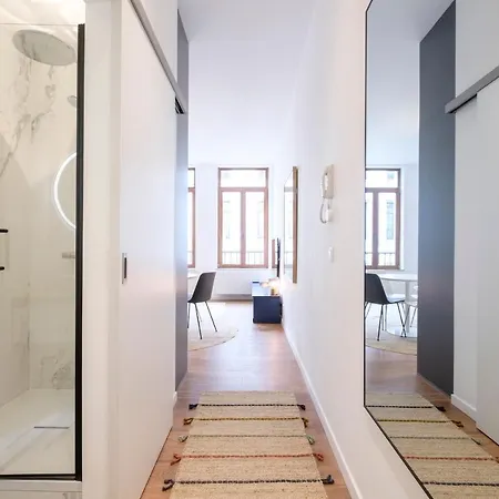 The Duke Flats - 1 Bedroom Grand Place Apartment *