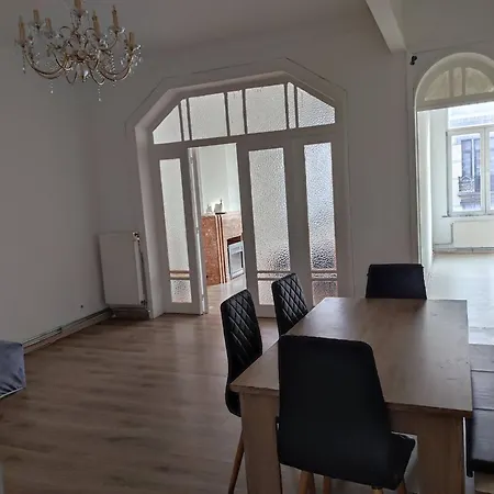 Guest house In Guest - Dhote A W Brussels