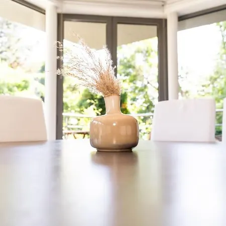 Tres Lumineux De 120m2 Apartment *