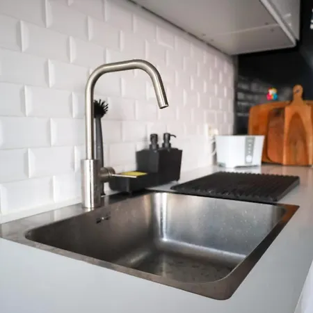 Apartment Furnished - Bright, Modern In Brussels, 15 Minutes Walk From The Atomium