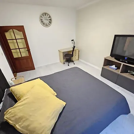 Beautiful, Renovated Fully Self Contained Gasthuis Brussel
