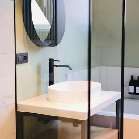 Apartment Luxury 200sqm / Hot Tub / Sauna *