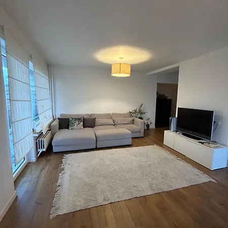 Deux Chambres Moderne Avec Vue Imprenable Sur Le Parc Et Immense Terasse Apartment *