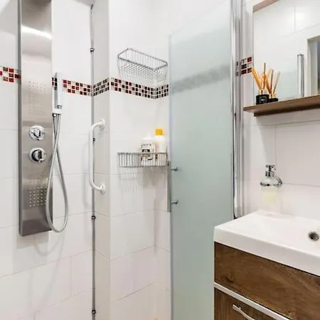 Cosy Full Equipped Flat Apartment *