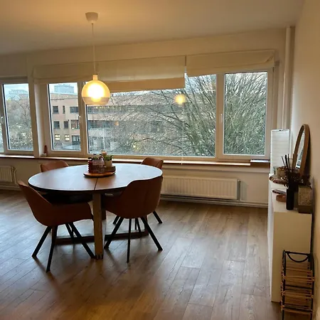 Une Chambre Moderne Avec Vue Imprenable Sur Le Parc Et Immense Terrasse - Ideal Pour Une Escapade Urbaine! Apartment *