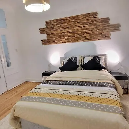 Style Haussmannien 1 Bedroom Brussels
