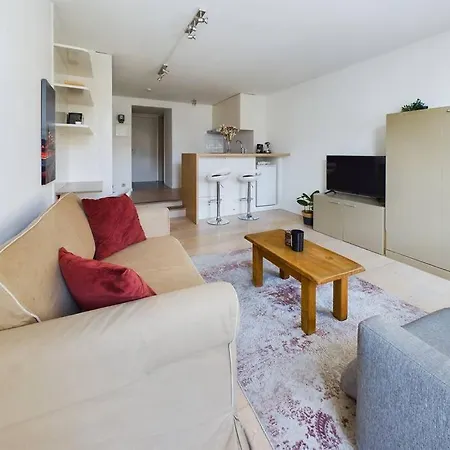 Studio - Central, Calme Et Bien Place Apartment *