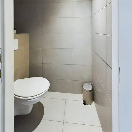 Studio - Central, Calme Et Bien Place Apartment *