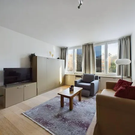 Studio - Central, Calme Et Bien Place Apartment *