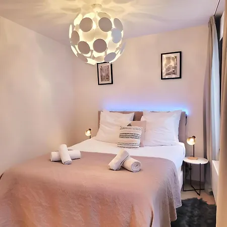 Apartment Grand Sablon Stylish Center