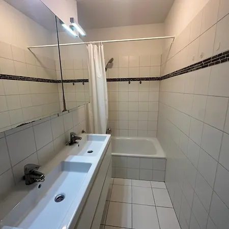 2 Bedroom In Center With Balcony Apartment