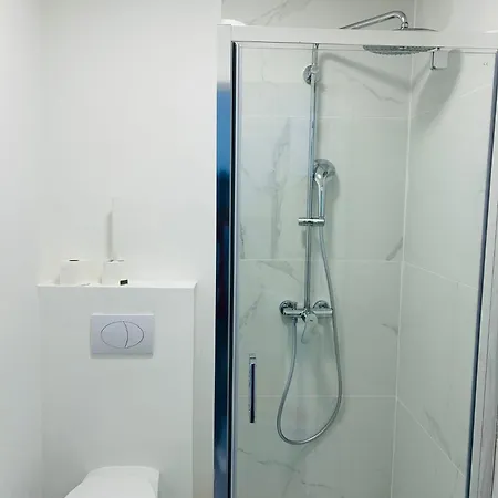 Immeuble Au Coeur De : Vivez L'experience Unique De La Rue Verbist Appartement *