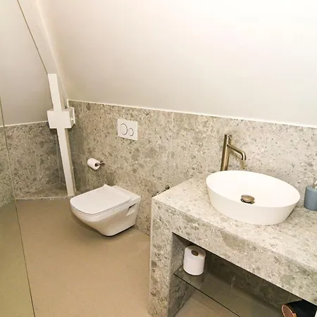 Family Duplex Getaway - Perfectly Positioned For Adventures Apartment