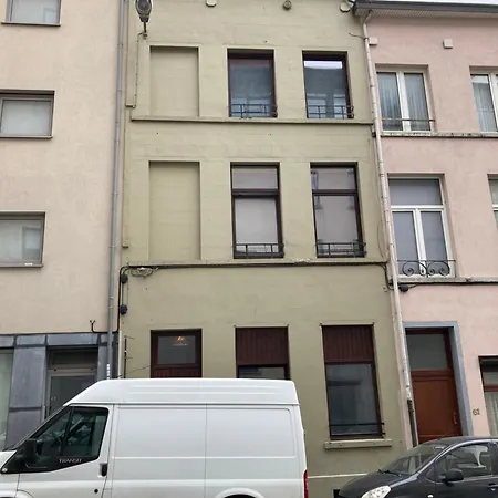 Awesome Studio In Marolles Brussels