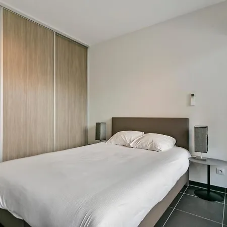 In Heart Of With Balcony View Apartment