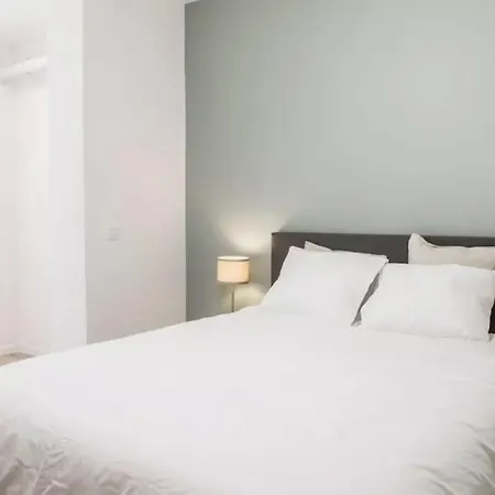 Apartment Brand New 1 Bedroom In The Center