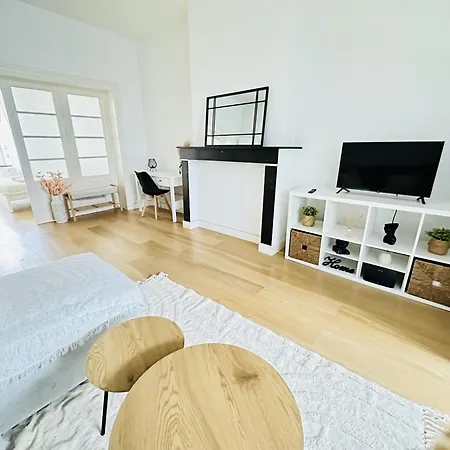 Trendy Flat In