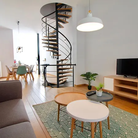 Heart Of Grand Place - Stunning 3br Triplex Apartment