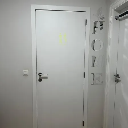 Alexanor Cosy Private In A Shared * Brussels