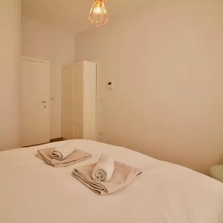 Apartment Heart Of Grand Place - Stunning 3br Triplex