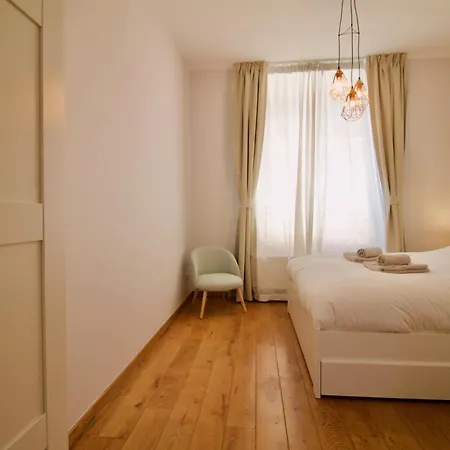 Apartment Heart Of Grand Place - Stunning 3br Triplex