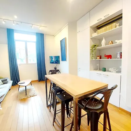 New Stylish Grand Place Center Duplex Apartment