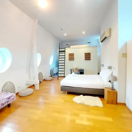New Stylish Grand Place Center Duplex Appartement