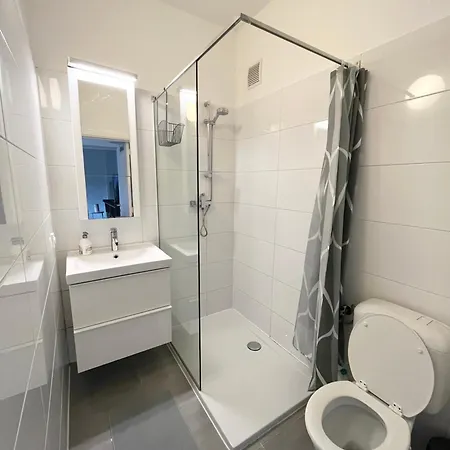 Apartment Beautiful One Bedroom Flat Flagey