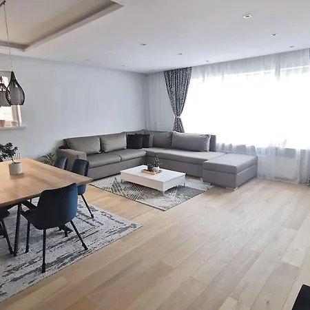 Appartement European Heart 2-bedroom Flat. Brussel