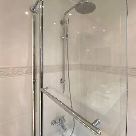 Apartment Elegance ,space & Luxury In