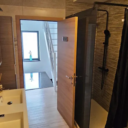 Homestay Deluxe Au 2eme Etage, Double Au 4eme Etage Not A Brussels