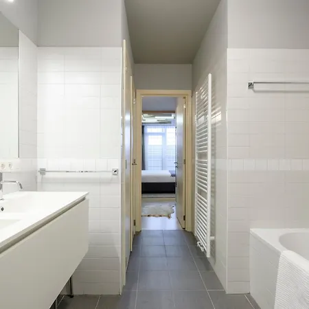 Beautiful 1 Bedroom Close To Parc De Brussels