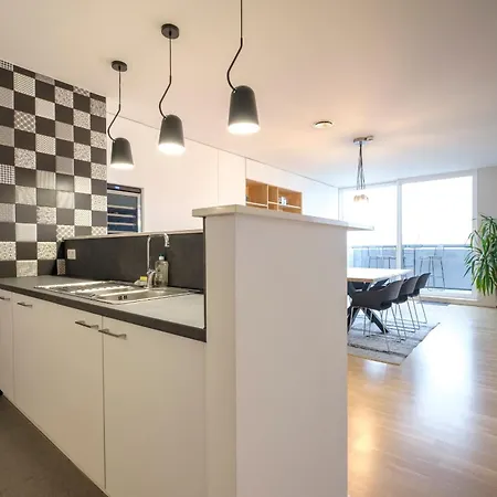 Apartment Beautiful 1 Bedroom Close To Parc De *