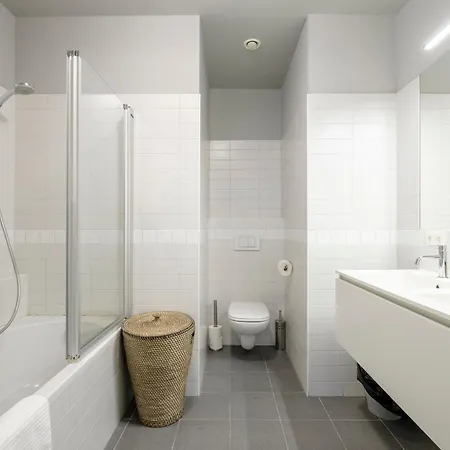 Beautiful 1 Bedroom Close To Parc De Brussels